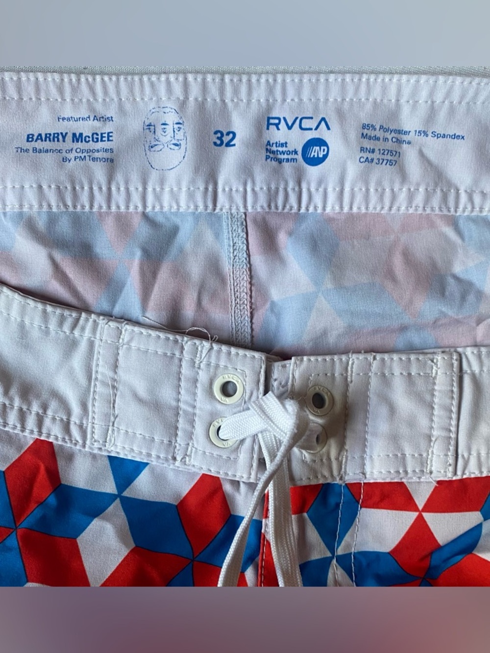 RVCA BARRY MCGEE geometric rare BOARDSHORTS size 32 - Picture 5 of 6